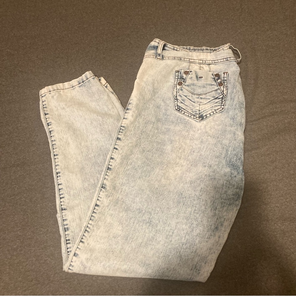 Colombian Jeans - Picture 3 of 9